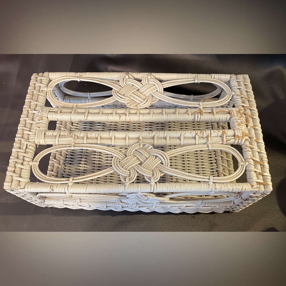 Vintage White Wicker Tissue Box Holder, Early 20th Century. 5.75”w x 10”d x 4”h